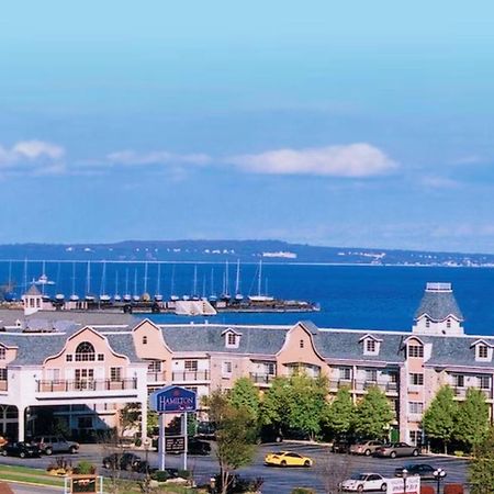 Hamilton Inn Select Beachfront Mackinaw City Exteriör bild