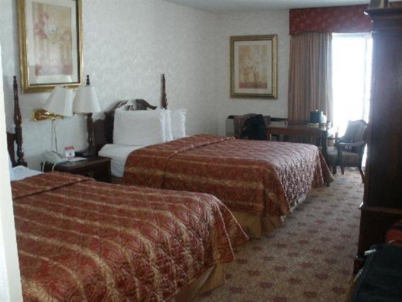 Hamilton Inn Select Beachfront Mackinaw City Exteriör bild
