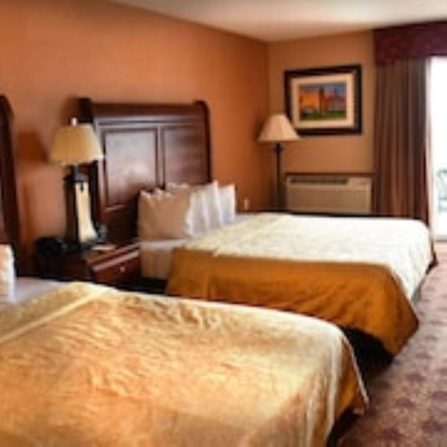 Hamilton Inn Select Beachfront Mackinaw City Exteriör bild