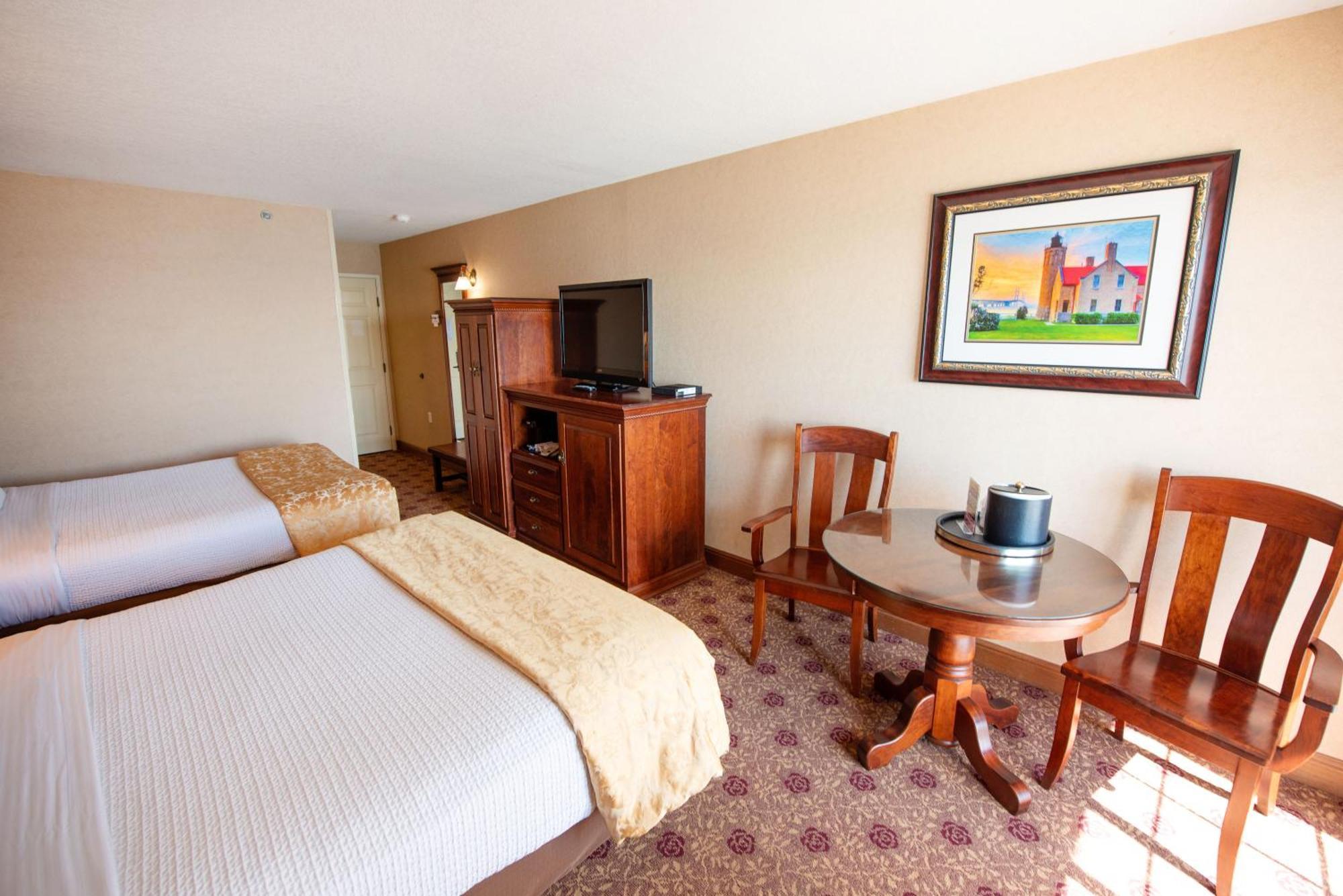 Hamilton Inn Select Beachfront Mackinaw City Exteriör bild
