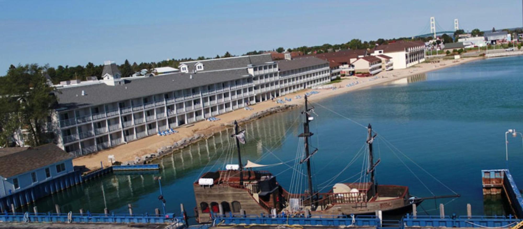 Hamilton Inn Select Beachfront Mackinaw City Exteriör bild