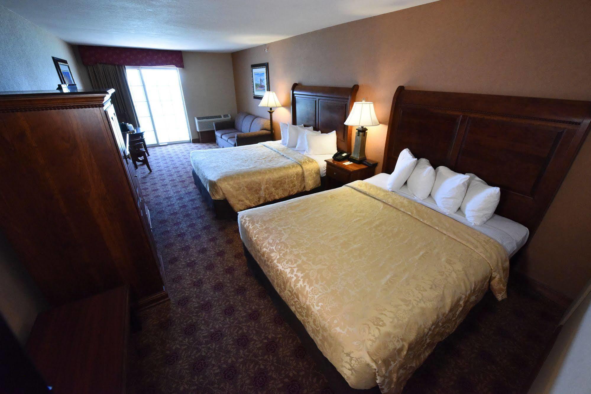 Hamilton Inn Select Beachfront Mackinaw City Exteriör bild