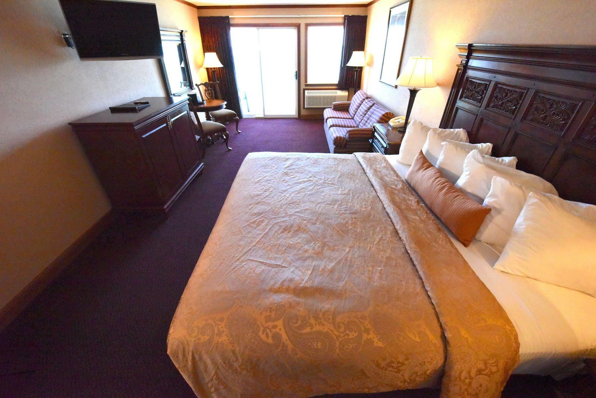 Hamilton Inn Select Beachfront Mackinaw City Exteriör bild