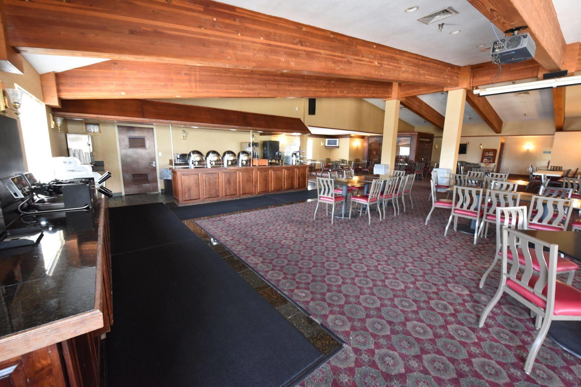 Hamilton Inn Select Beachfront Mackinaw City Exteriör bild