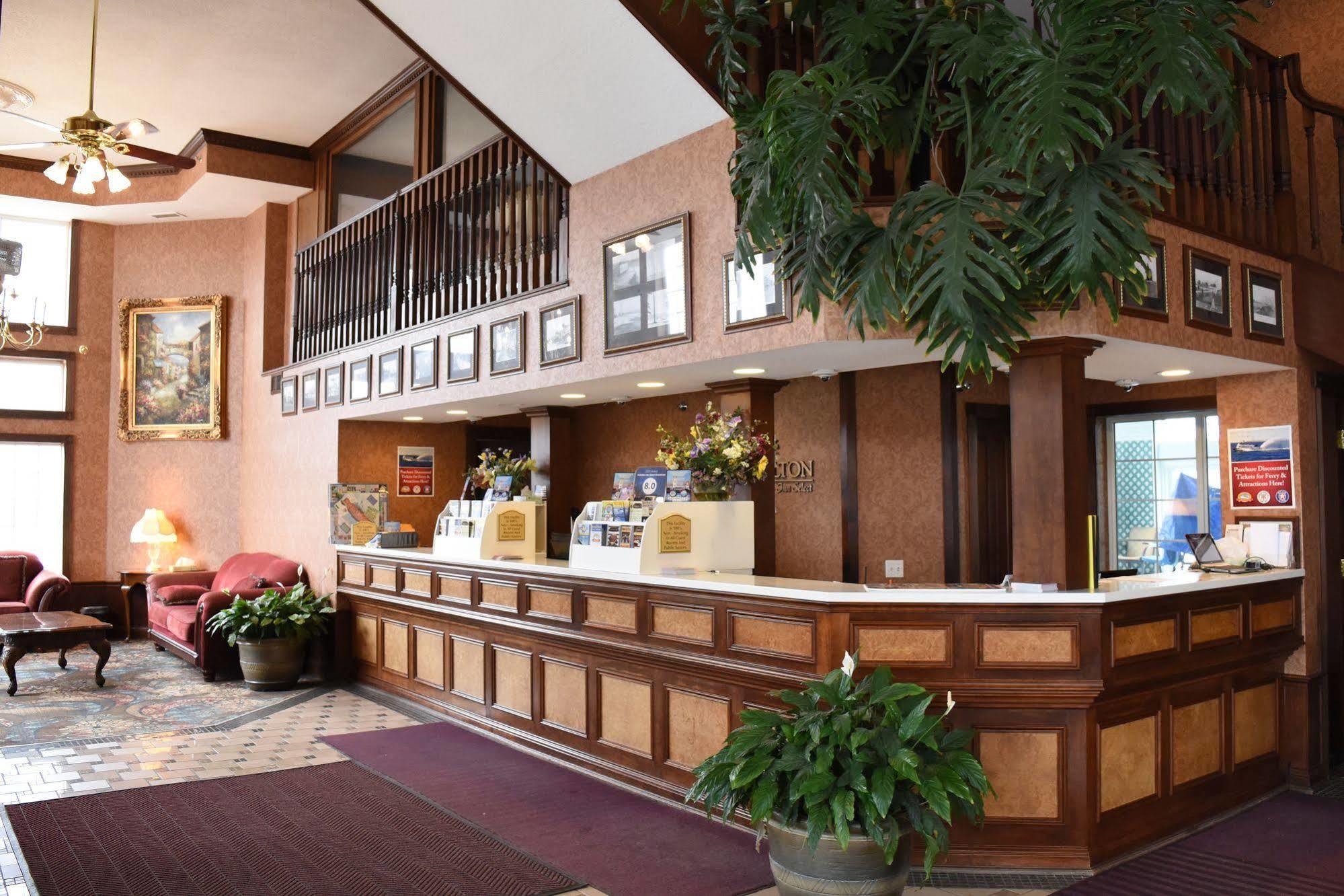 Hamilton Inn Select Beachfront Mackinaw City Exteriör bild