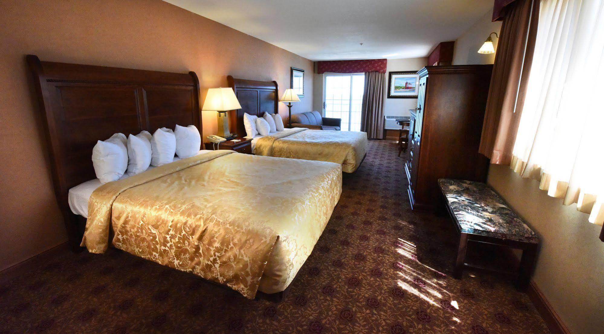 Hamilton Inn Select Beachfront Mackinaw City Exteriör bild